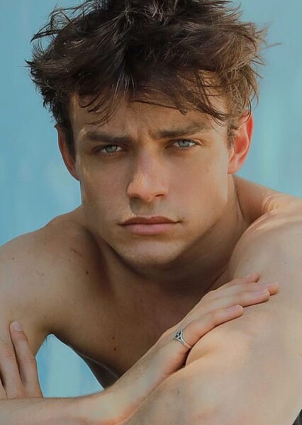 Thomas Doherty photo