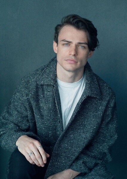 Thomas Doherty photo