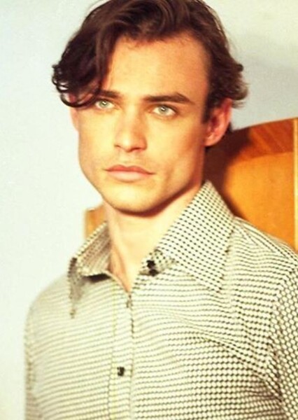 Thomas Doherty photo