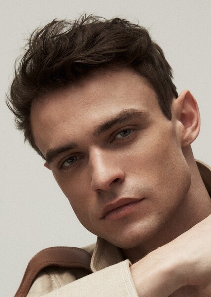 Thomas Doherty photo