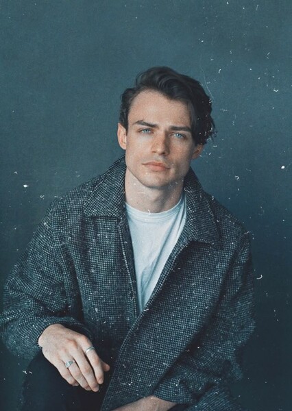 Thomas Doherty photo
