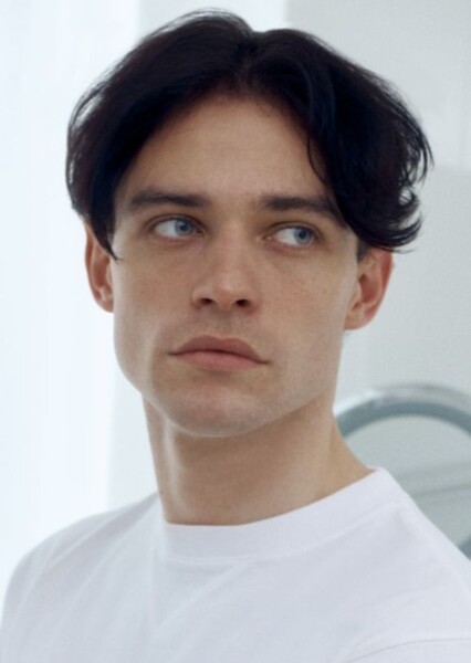 Thomas Doherty photo