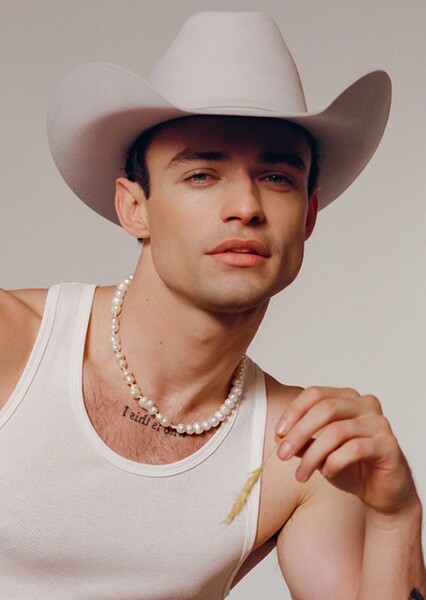 Thomas Doherty photo