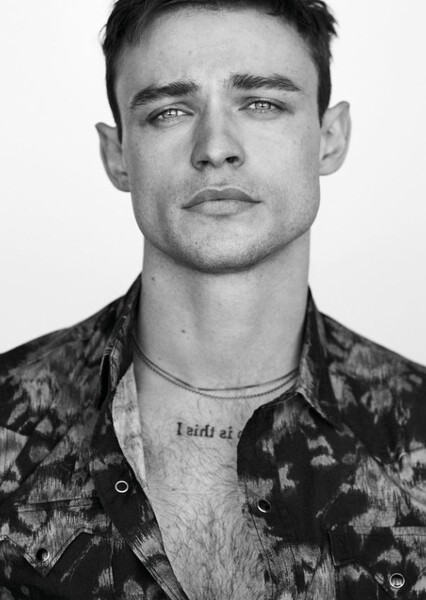 Thomas Doherty photo