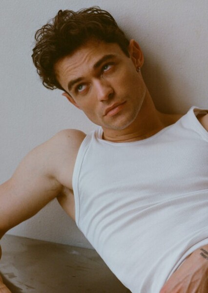 Thomas Doherty photo