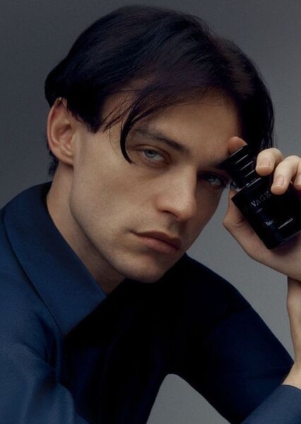 Thomas Doherty photo