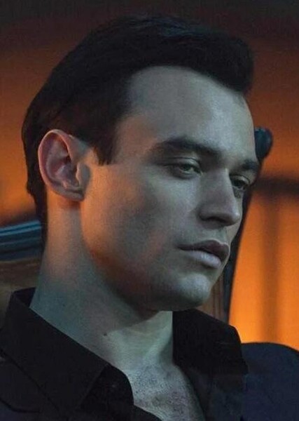 Thomas Doherty photo