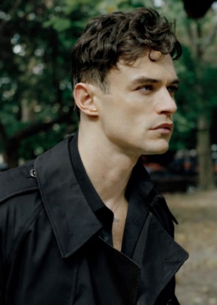 Thomas Doherty photo