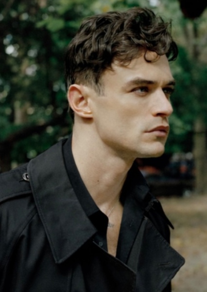 Thomas Doherty photo