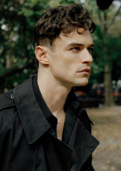 Thomas Doherty photo