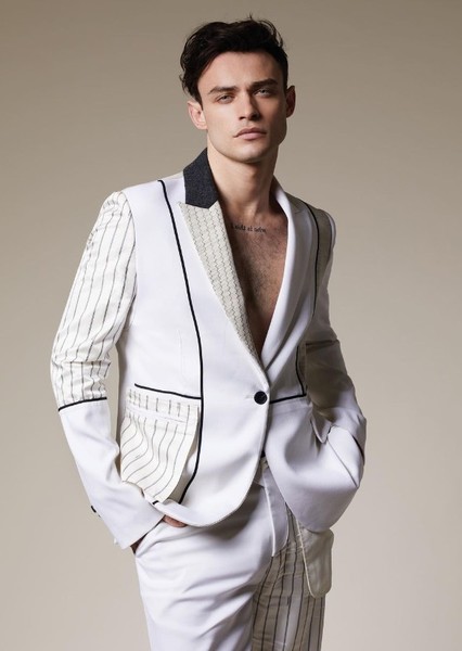 Thomas Doherty photo