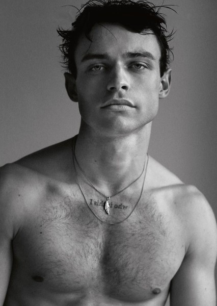 Thomas Doherty photo