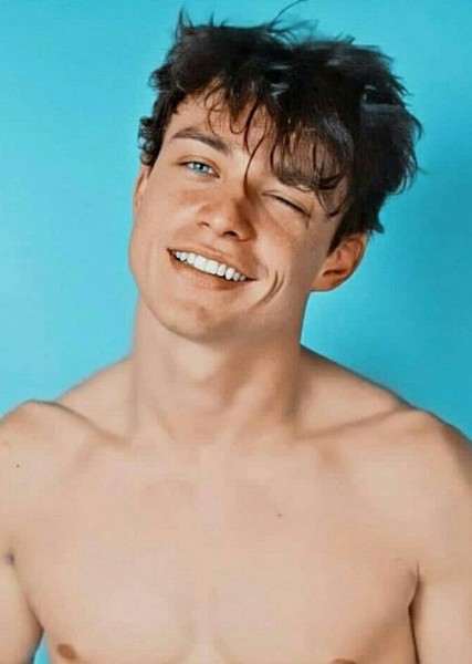 Thomas Doherty photo