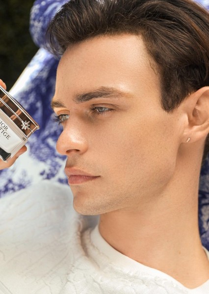 Thomas Doherty photo