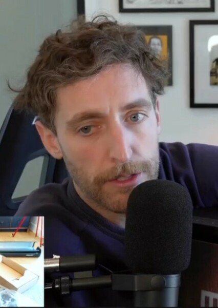Thomas Middleditch photo