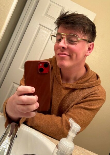 Thomas Sanders photo