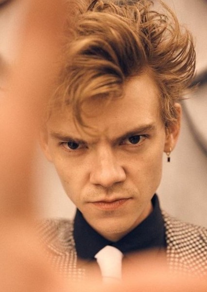 Thomas Sangster photo