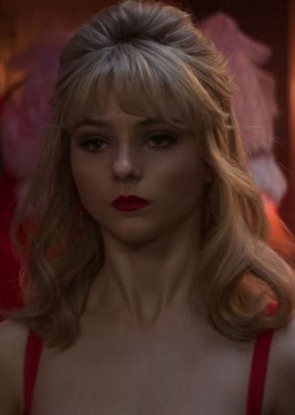 Thomasin McKenzie photo
