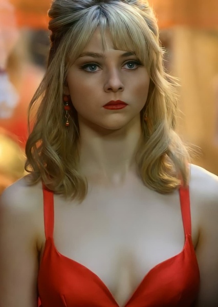 Thomasin McKenzie photo