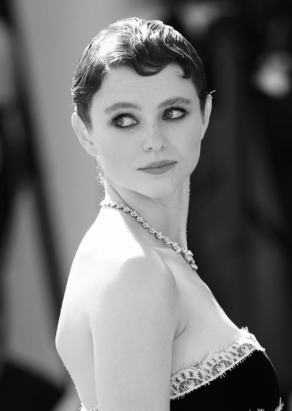 Thomasin McKenzie photo