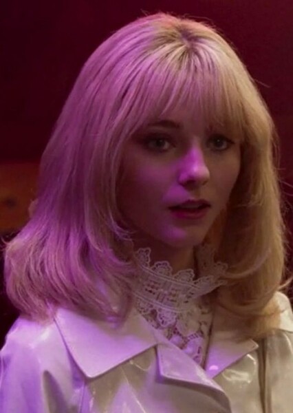 Thomasin McKenzie photo