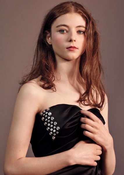 Thomasin McKenzie photo