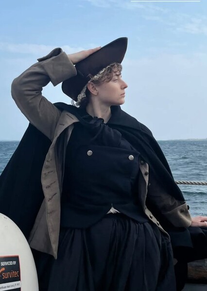 Thomasin McKenzie photo