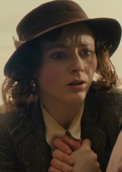 Thomasin McKenzie photo
