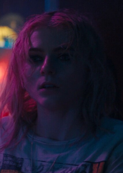 Thomasin McKenzie photo