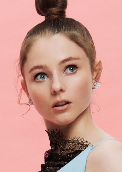 Thomasin McKenzie photo