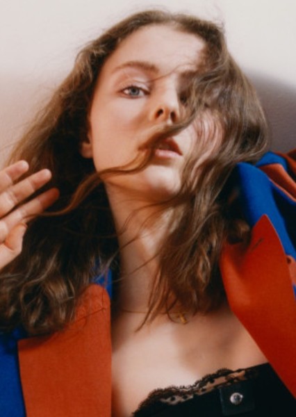 Thomasin McKenzie photo