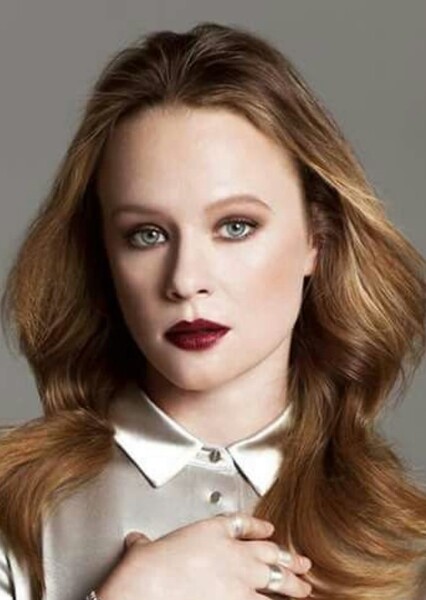 Thora Birch photo
