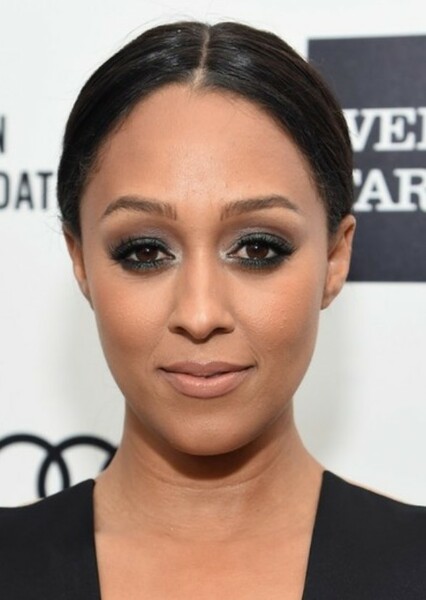 Tia Mowry photo