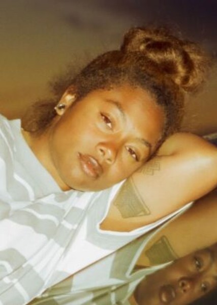 Tia Nomore photo