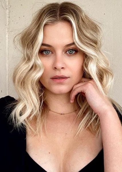 Tiera Skovbye photo
