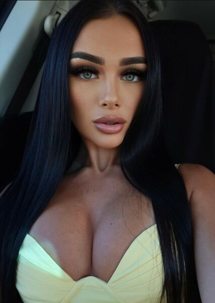 Tiffany Rose photo