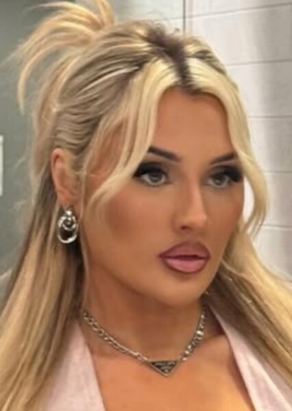 Tiffany Stratton photo