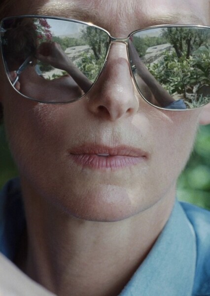 Tilda Swinton photo