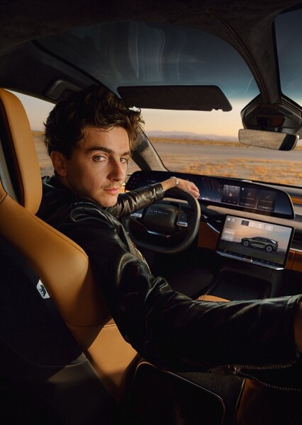 Timothée Chalamet photo