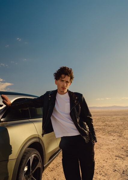 Timothée Chalamet photo