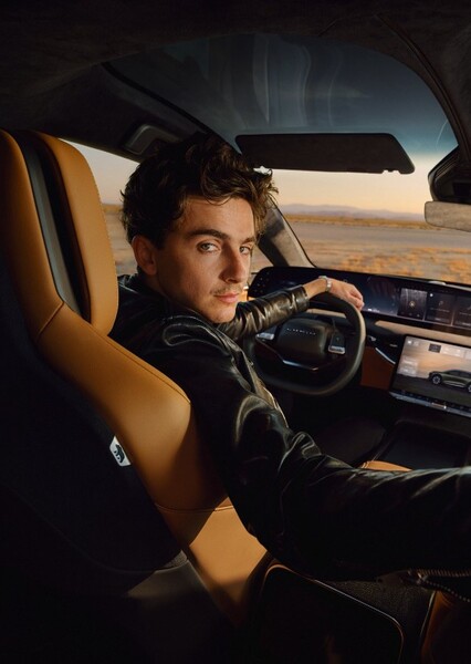 Timothée Chalamet photo