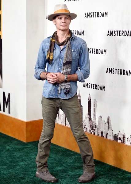 Timothy Olyphant photo