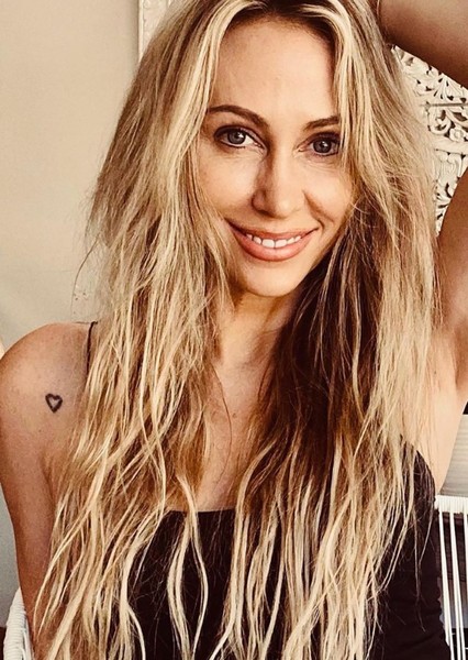 Tish Cyrus photo