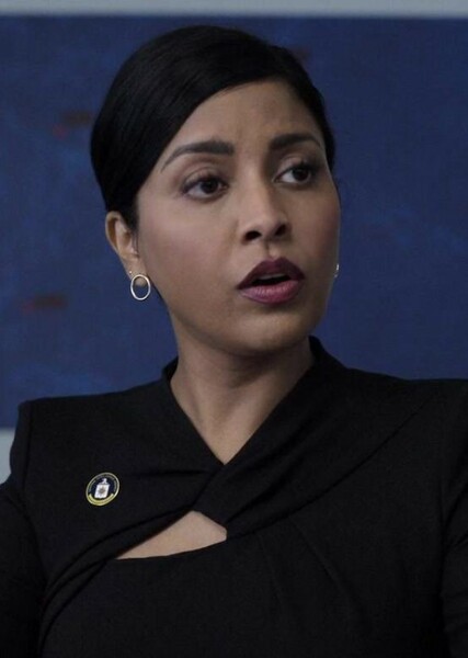 Tiya Sircar photo