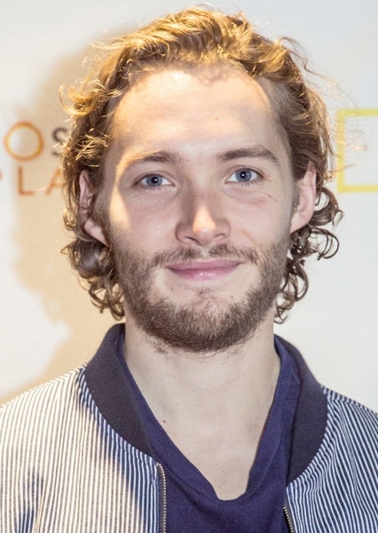 Toby Regbo photo