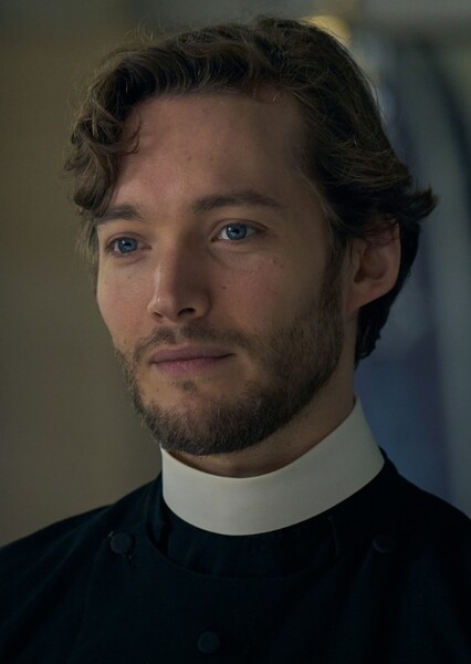 Toby Regbo photo