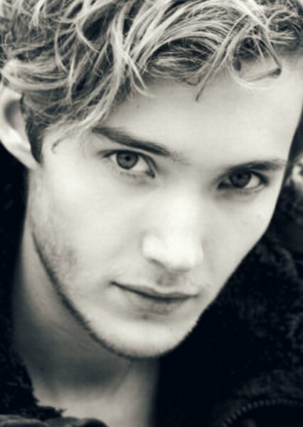 Toby Regbo photo