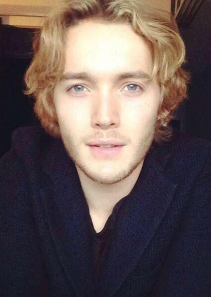 Toby Regbo photo