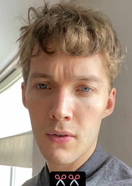 Toby Regbo photo