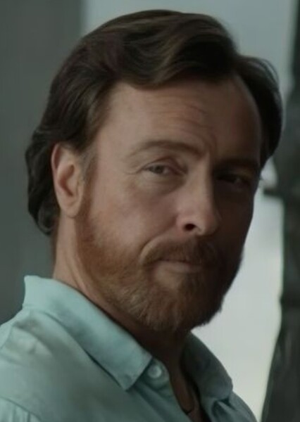 Toby Stephens photo